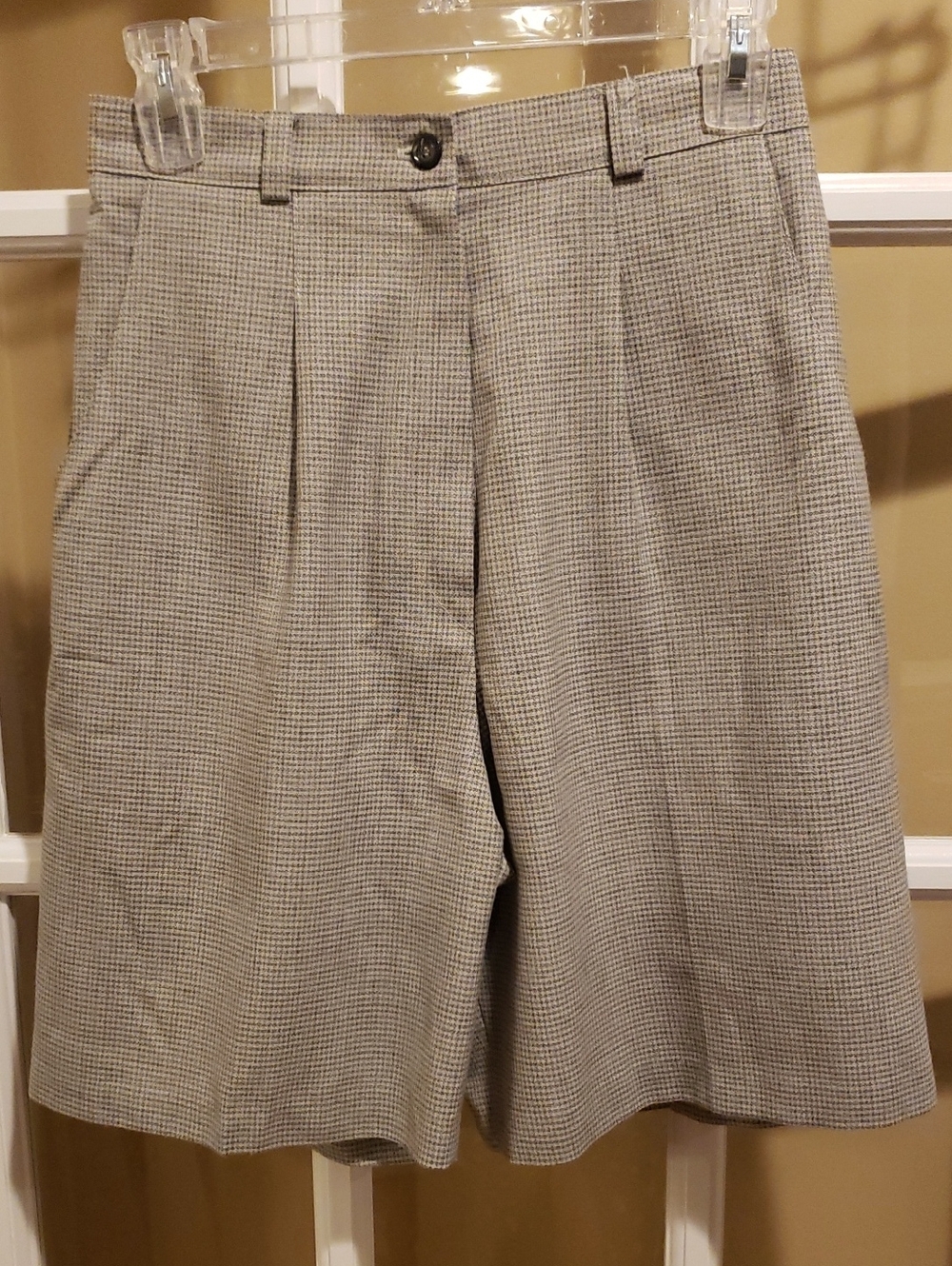 Vtg Darlyn High-Waist Gray Houndstooth Shorts Size: 6